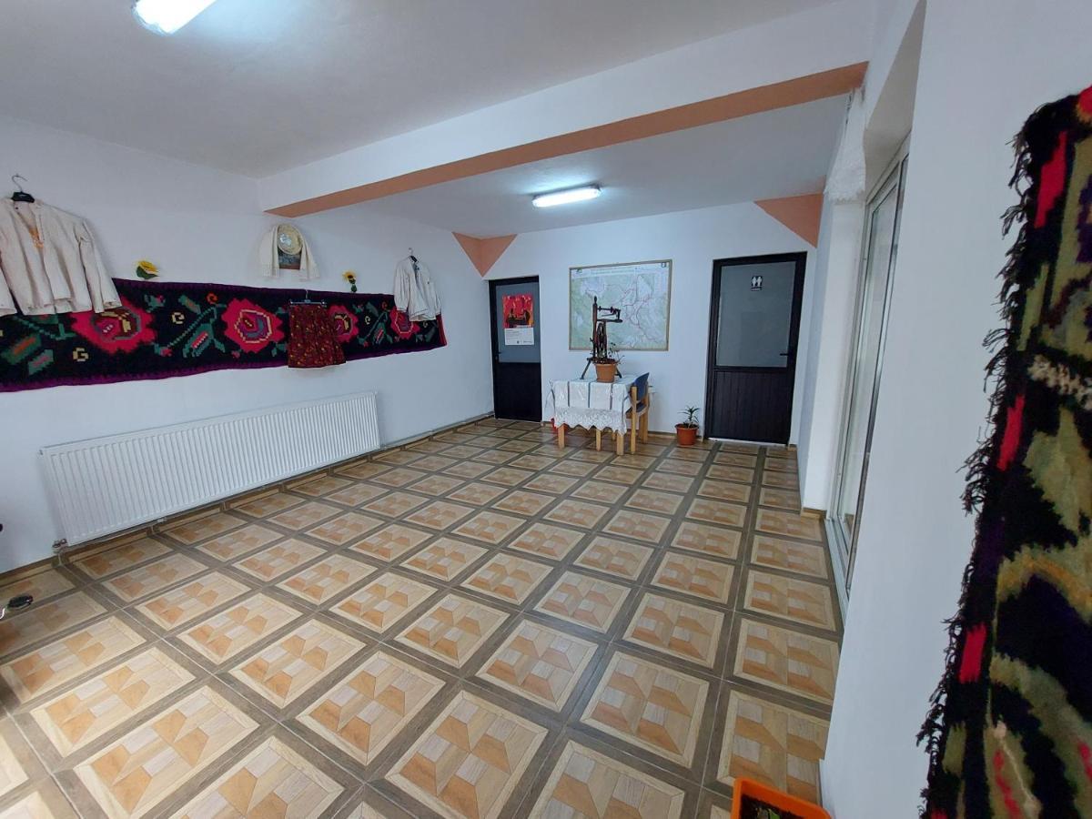 Pensiune Agroturistica "Casa Teodora" Budeşti Exteriör bild