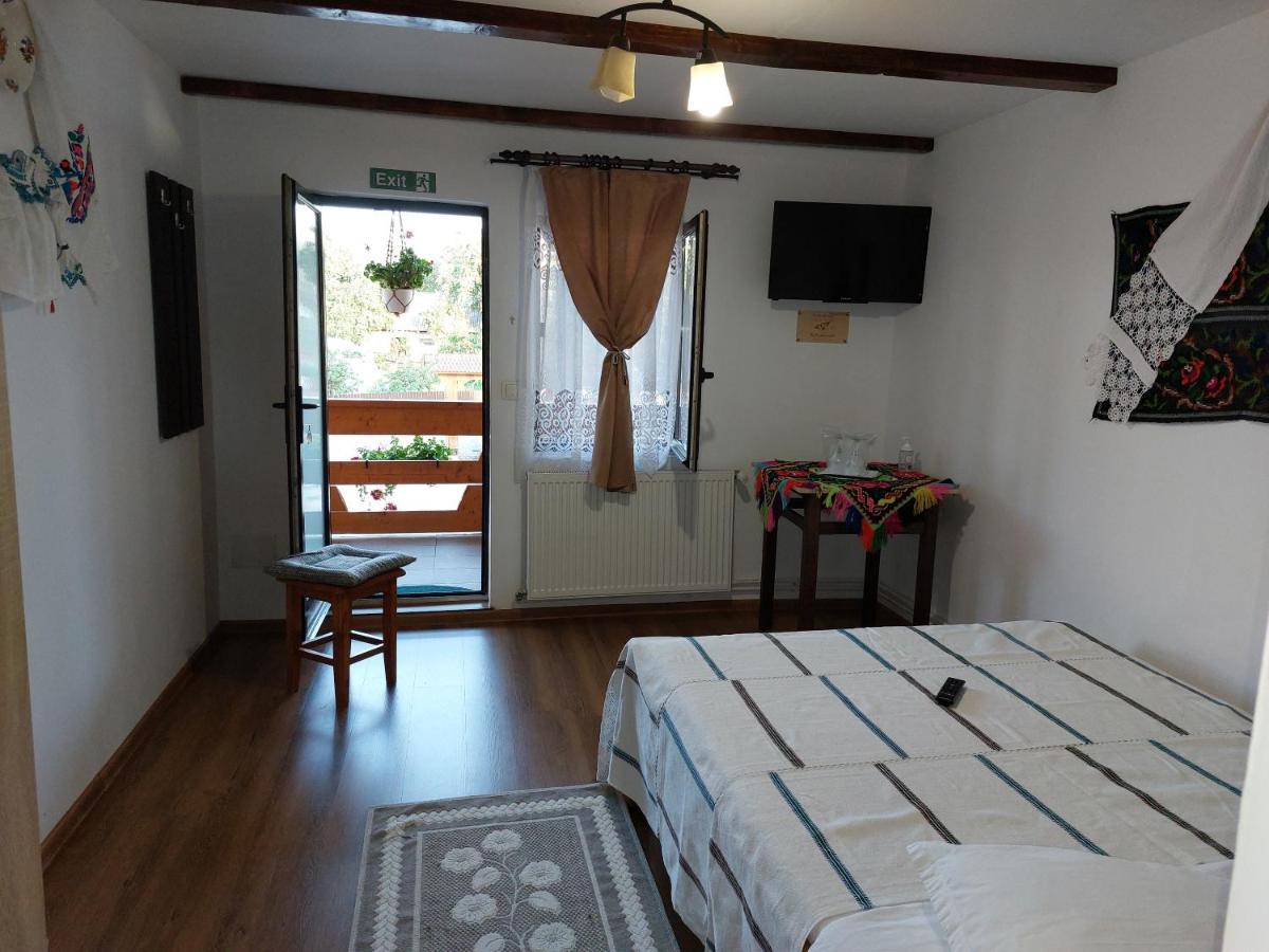 Pensiune Agroturistica "Casa Teodora" Budeşti Exteriör bild