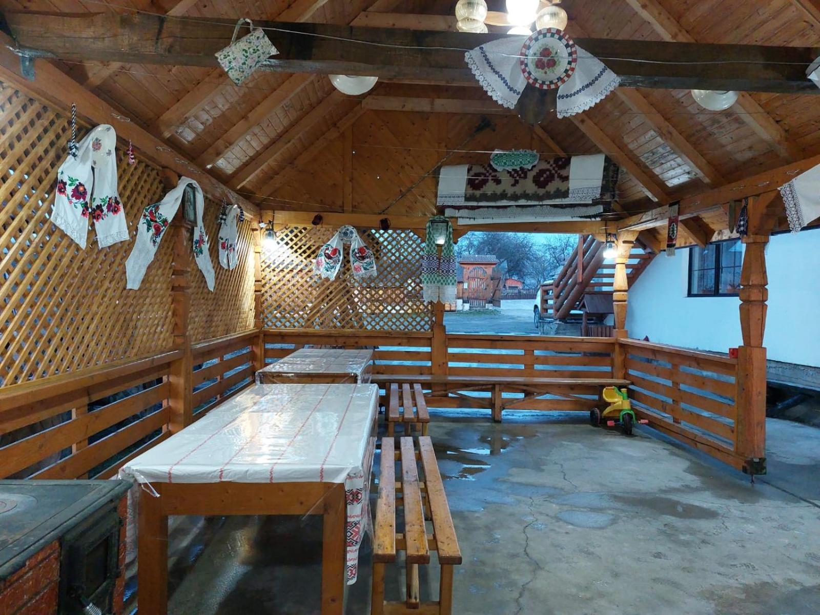 Pensiune Agroturistica "Casa Teodora" Budeşti Exteriör bild