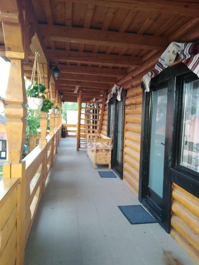 Pensiune Agroturistica "Casa Teodora" Budeşti Exteriör bild