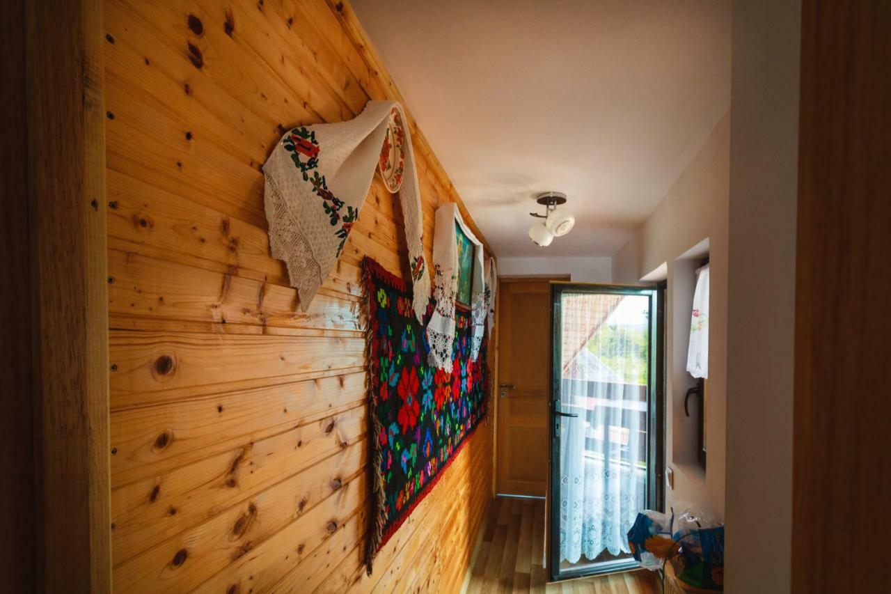 Pensiune Agroturistica "Casa Teodora" Budeşti Exteriör bild